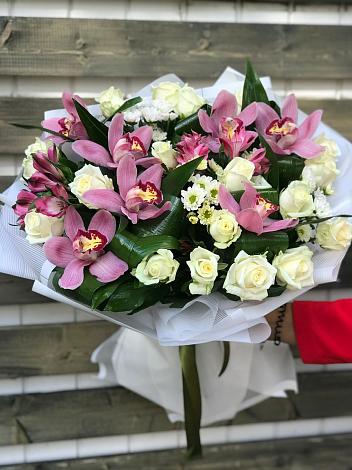 Букет цветов из: Розы и Хризантемы в Бараново