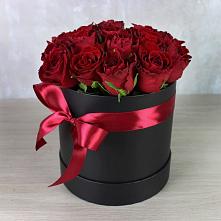 Цветочная композиция из Розы в шляпной коробке в Бараново