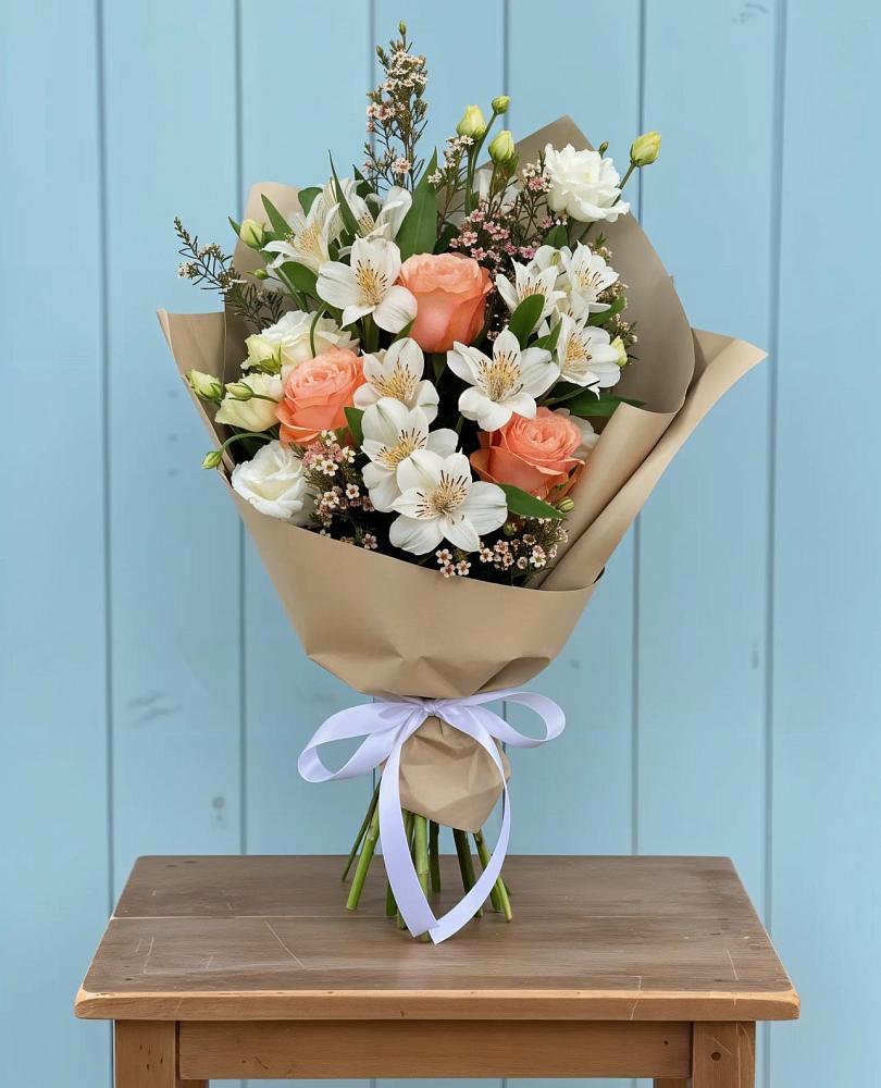 Букет цветов из: Альстромерии, Лизиантусы, Розы и Хризантемы в Бараново